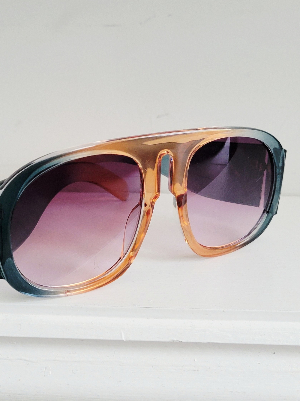 Retro Oversized Shield Sunglasses in Amber and Purple - Picture 3 of 5
